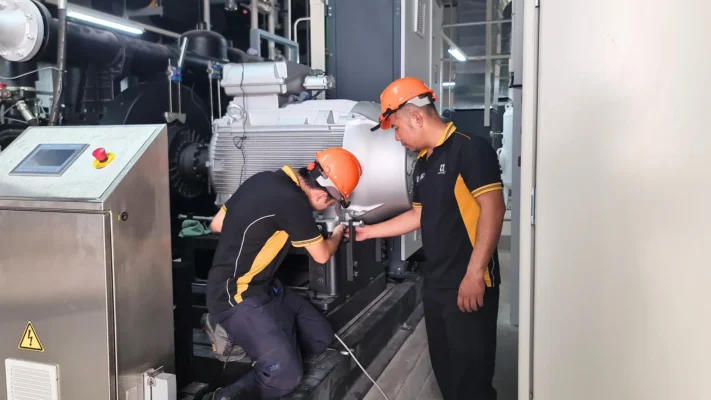 Đội ngũ Nghị Tín cung cấp dịch vụ chăm sóc khách hàng, bảo trì máy nén khí và hỗ trợ kỹ thuật giúp nhà máy duy trì hệ thống khí nén hoạt động liên tục và hiệu quả