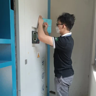 Máy nén khí biến tần VSD và tốc độ cố định: Khi nào nên chọn? 5 Kỹ thuật viên NTMC khảo sát tải máy nén khí biến tần tại nhà máy